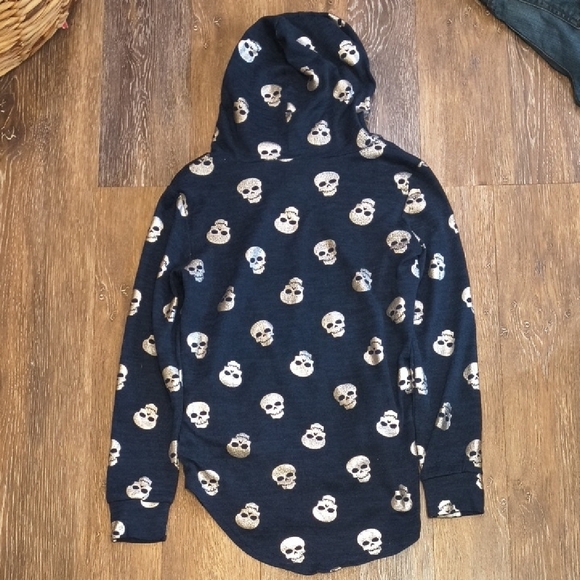 No Boundaries Kids Blue White Skull Print Unisex Hoodie - Picture 3 of 3